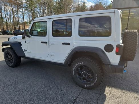 Used 2023 Jeep Wrangler Unlimited w/ Sun & Screen Package AWD/4WD image 4