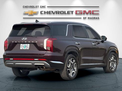 Used 2023 Hyundai Palisade Limited AWD/4WD image 3