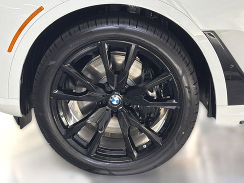 New 2026 BMW X7 xDrive40i w/ M Sport Package image 11