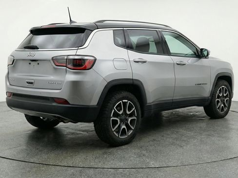 Used 2025 Jeep Compass Trailhawk AWD/4WD image 9