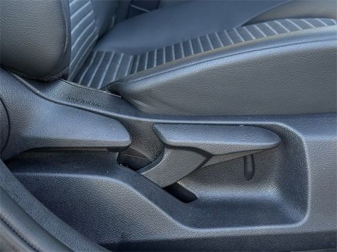 Used 2023 Toyota Camry SE image 29