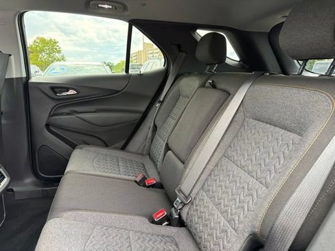 Used 2024 Chevrolet Equinox LT FWD image 17