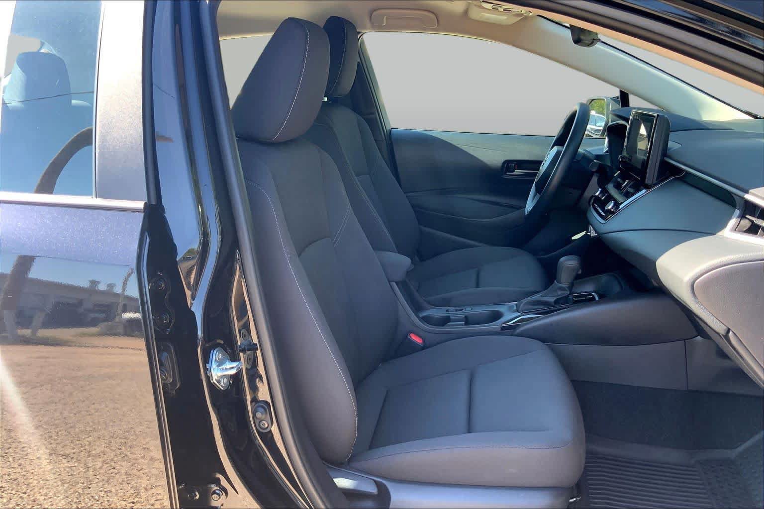 Used 2026 Toyota Corolla LE FWD image 8