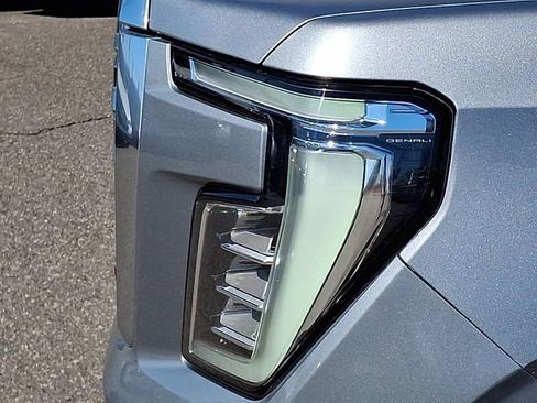 Used 2025 GMC Yukon Denali image 29