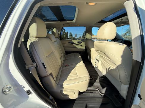 Used 2019 INFINITI QX60 Luxe w/ Sensory Package image 9