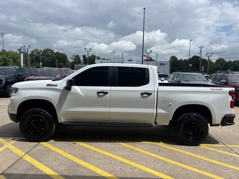 Used 2025 Chevrolet Silverado 1500 LT Trail Boss w/ Convenience Package II AWD/4WD image 8