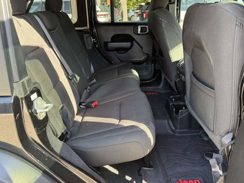 Used 2022 Jeep Wrangler Unlimited Sport AWD/4WD image 15