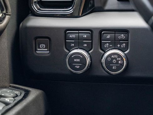 Used 2023 GMC Sierra 1500 AT4 w/ AT4 Premium Package AWD/4WD image 26