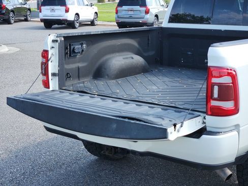 Used 2023 RAM 2500 Laramie AWD/4WD image 7