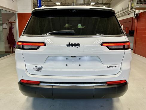 Certified 2023 Jeep Grand Cherokee L Limited w/ Luxury Tech Group II AWD/4WD image 6