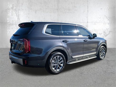 Used 2025 Kia Telluride LX image 4