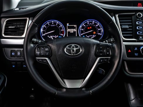 Used 2019 Toyota Highlander Limited image 17