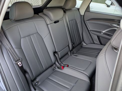 New 2025 Audi Q5 Premium image 11