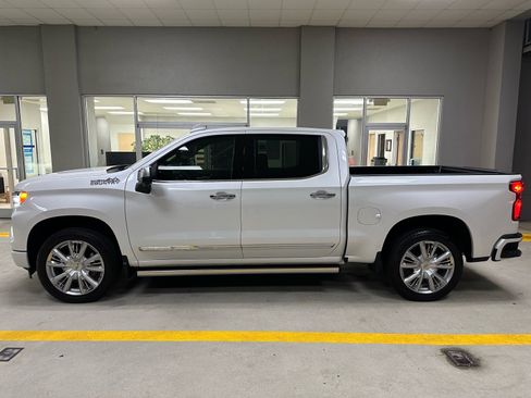 Used 2025 Chevrolet Silverado 1500 High Country w/ High Country Premium Package image 4