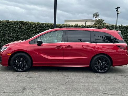 Certified 2025 Honda Odyssey Sport-L image 8