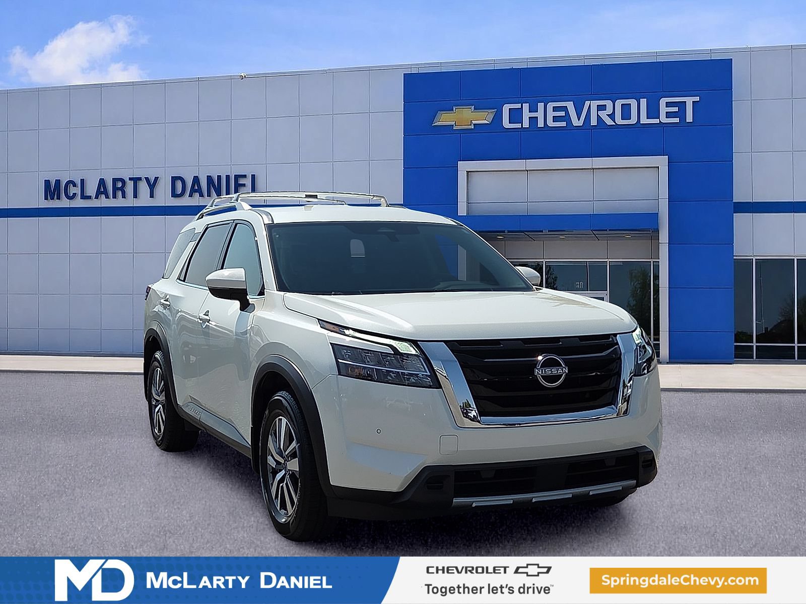 Used 2024 Nissan Pathfinder SL AWD/4WD image 1