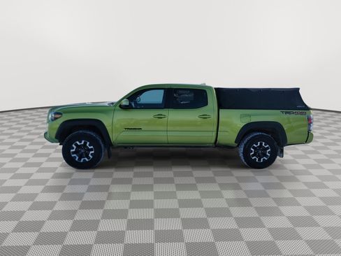 Used 2023 Toyota Tacoma TRD Off-Road w/ TRD Premium Off Road Package image 5