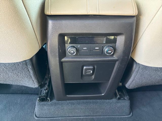 Used 2022 Chevrolet Traverse LT AWD/4WD image 25