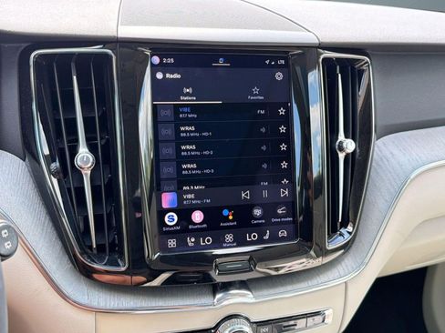 Certified 2023 Volvo XC60 B5 Plus w/ Climate Package image 23