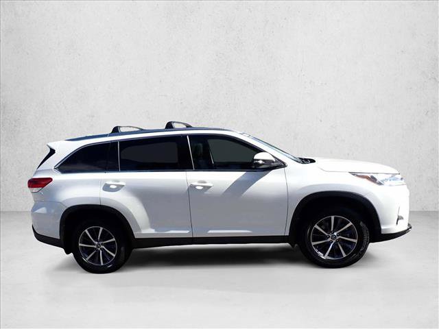 Certified 2019 Toyota Highlander XLE AWD/4WD image 5