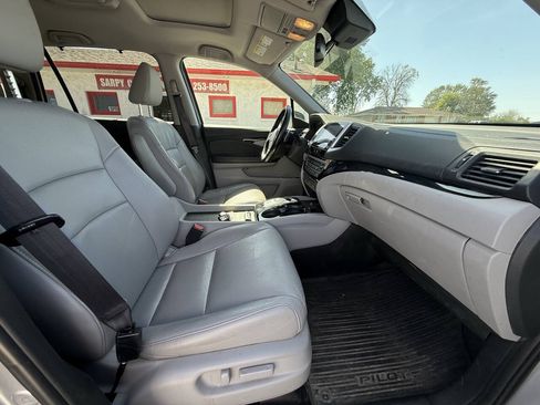 Used 2016 Honda Pilot Touring image 15