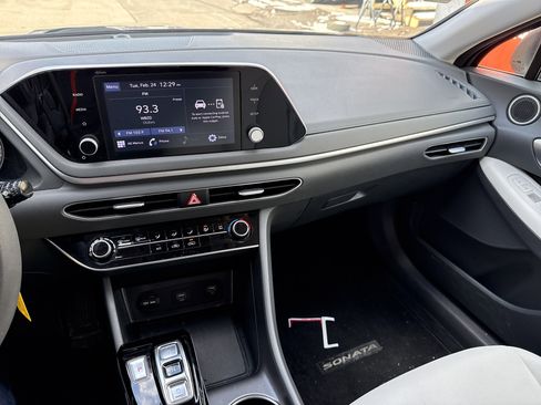 Used 2023 Hyundai Sonata SE image 12