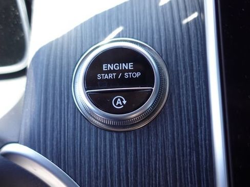 Used 2025 Mercedes-Benz GLC 43 AMG 4MATIC image 19