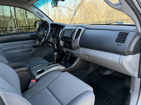 Used 2015 Toyota Tacoma PreRunner image 35