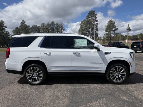 New 2026 GMC Yukon Denali w/ Denali Reserve Package AWD/4WD image 7