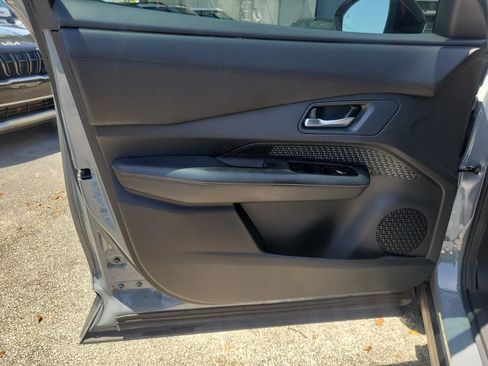 Used 2023 Nissan Ariya FWD image 15
