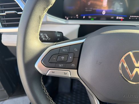 New 2025 Volkswagen Taos SE image 13