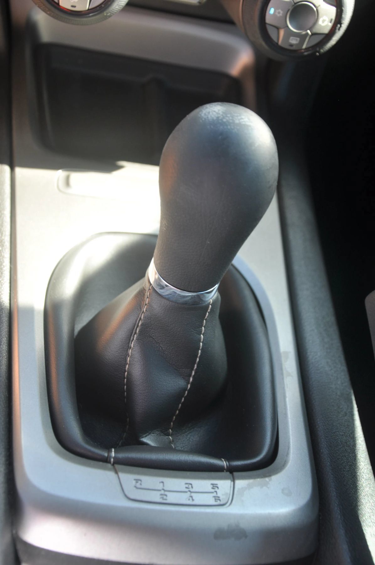 Used 2015 Chevrolet Camaro LS RWD image 32