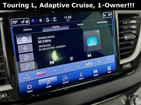 Used 2024 Chrysler Pacifica Touring-L image 15