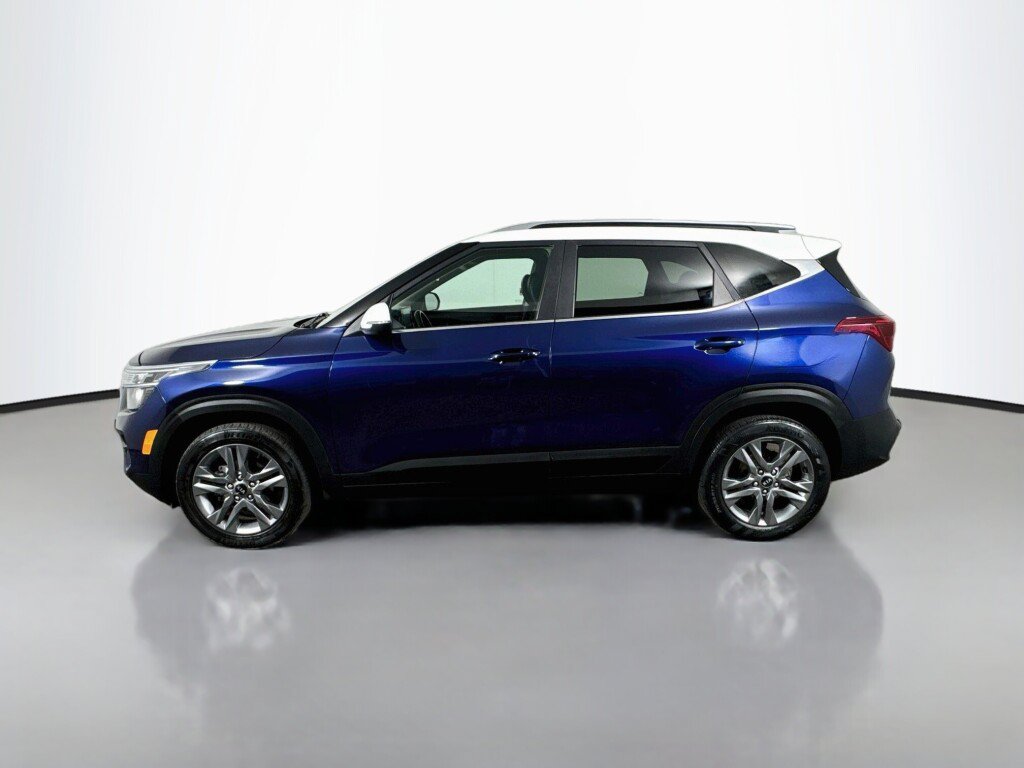 Used 2021 Kia Seltos S FWD image 2