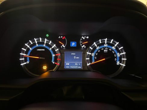 Used 2018 Toyota 4Runner SR5 image 33