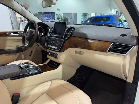 Used 2019 Mercedes-Benz GLS 450 4MATIC w/ Premium 1 Package image 53