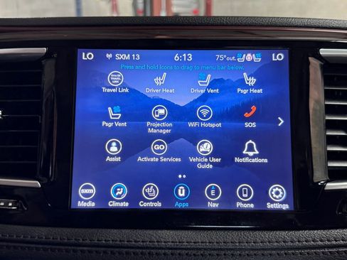 Used 2020 Chrysler Pacifica Limited FWD image 33