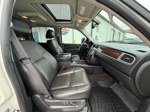 Used 2014 GMC Yukon XL Denali image 15