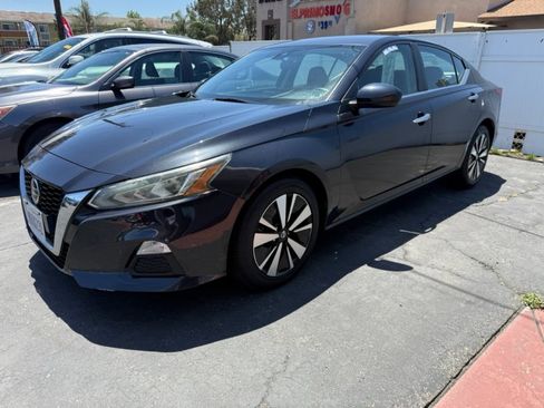 Used 2022 Nissan Altima 2.5 SV FWD image 3