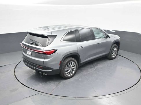 Used 2025 Buick Enclave Preferred w/ Power Package image 39
