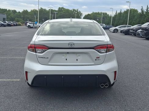 Used 2026 Toyota Corolla SE w/ SE Premium Package FWD image 6