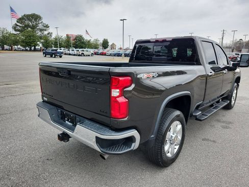 Used 2021 Chevrolet Silverado 2500 LTZ w/ LTZ Premium Package image 3