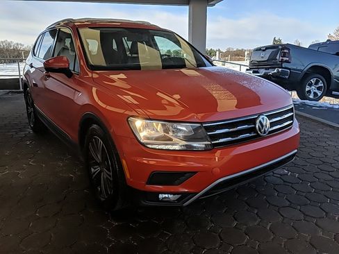 Used 2018 Volkswagen Tiguan SEL w/ 3rd Row Seat Package image 3