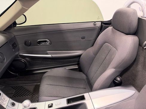 Used 2005 Chrysler Crossfire Convertible image 12