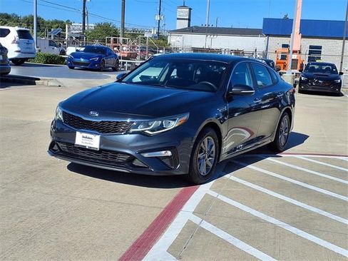 Used 2020 Kia Optima LX image 2