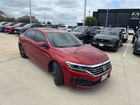 Used 2022 Volkswagen Passat 2.0T R-Line FWD image 3