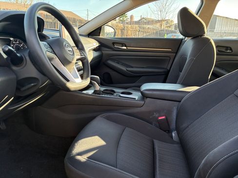 Used 2025 Nissan Altima 2.5 SV image 29