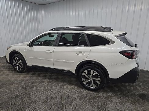 Used 2022 Subaru Outback Limited image 4