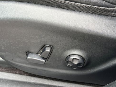 Used 2019 Jeep Cherokee Trailhawk w/ Cold Weather Group image 20