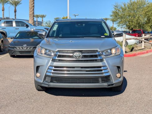 Used 2017 Toyota Highlander Limited image 8